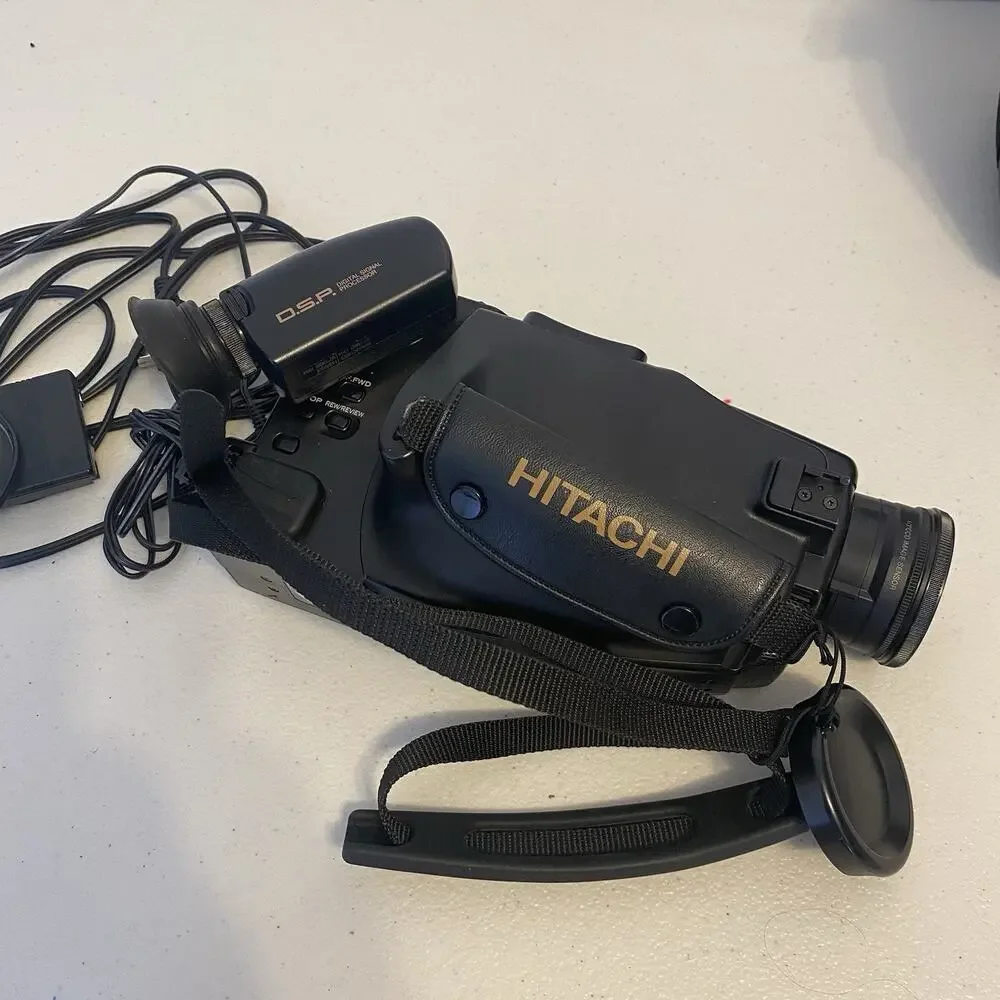 Hitachi VM-E54A 24X Digital Zoom Cam Cord VHS Movie Camera Recorder Vintage